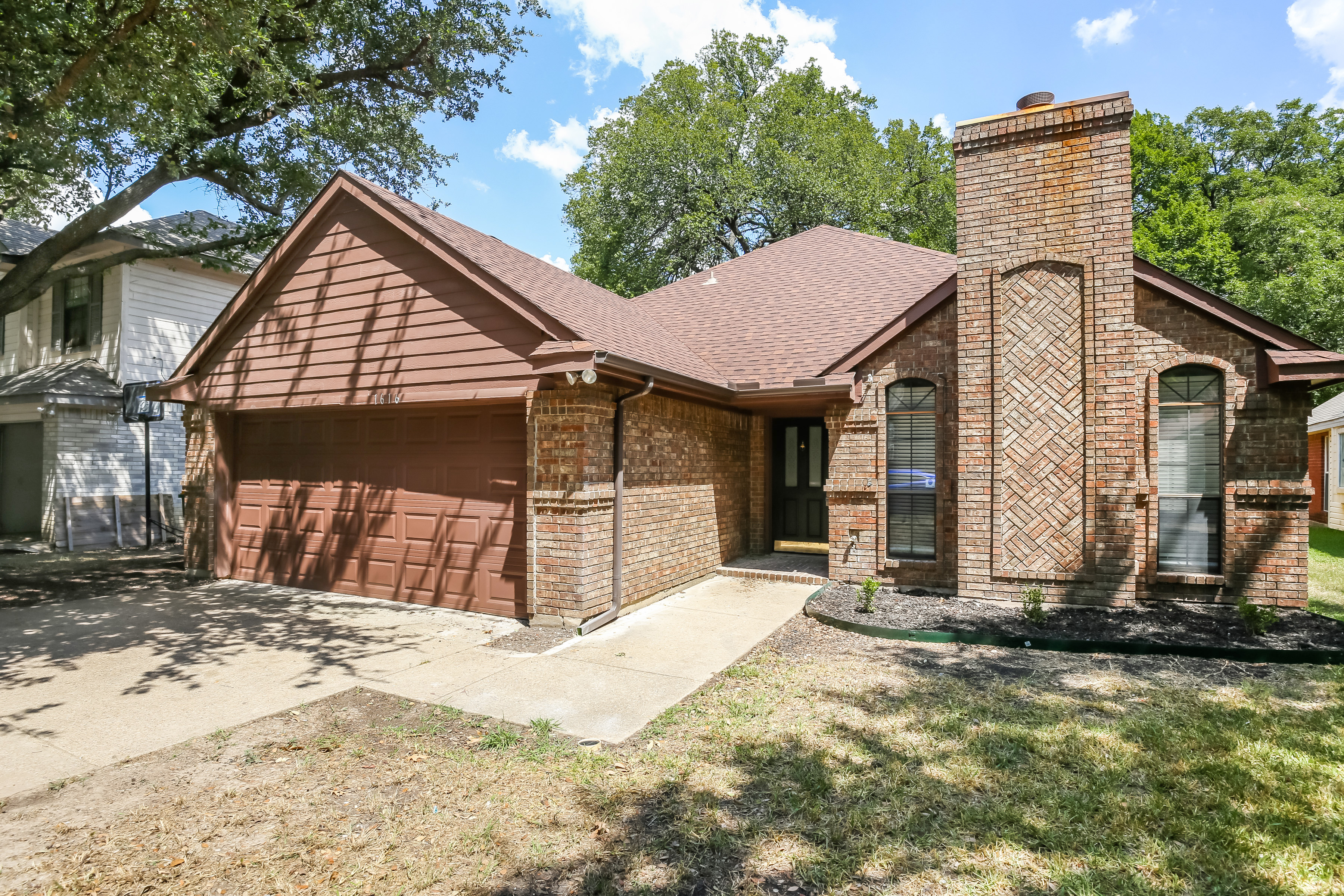 1616 Allen Dr Cedar Hill, TX 75104